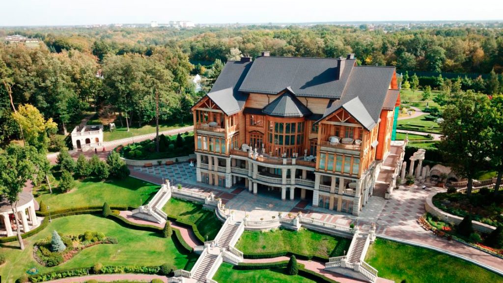 Дом Виктора Януковича