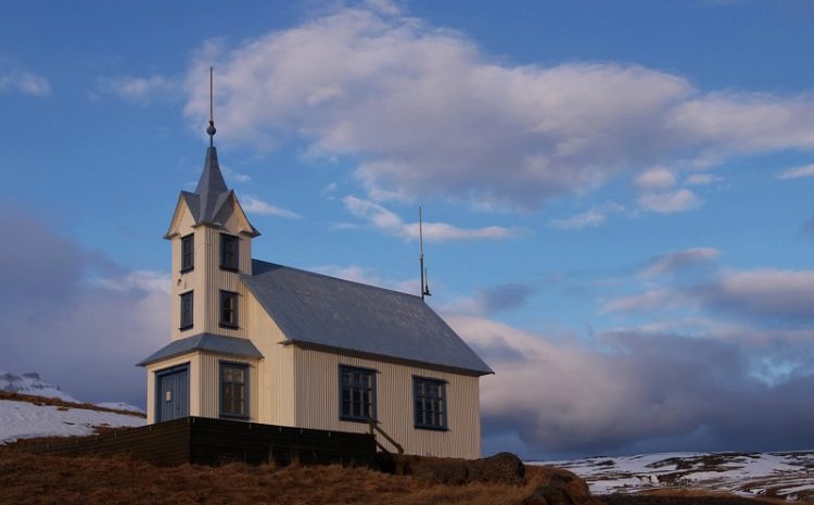 Kirkjubaer Church