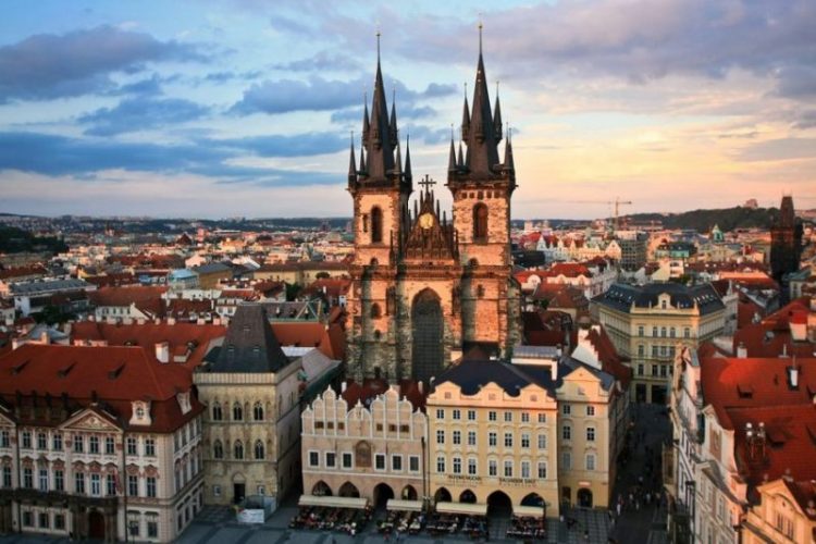 Плюсы и минусы проведения отпуска в Праге