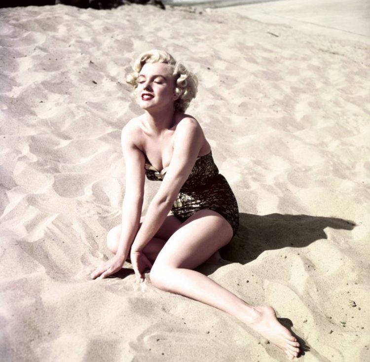 Marilyn Monroe_retro foto krasivyye devushki v kupal'nikakh