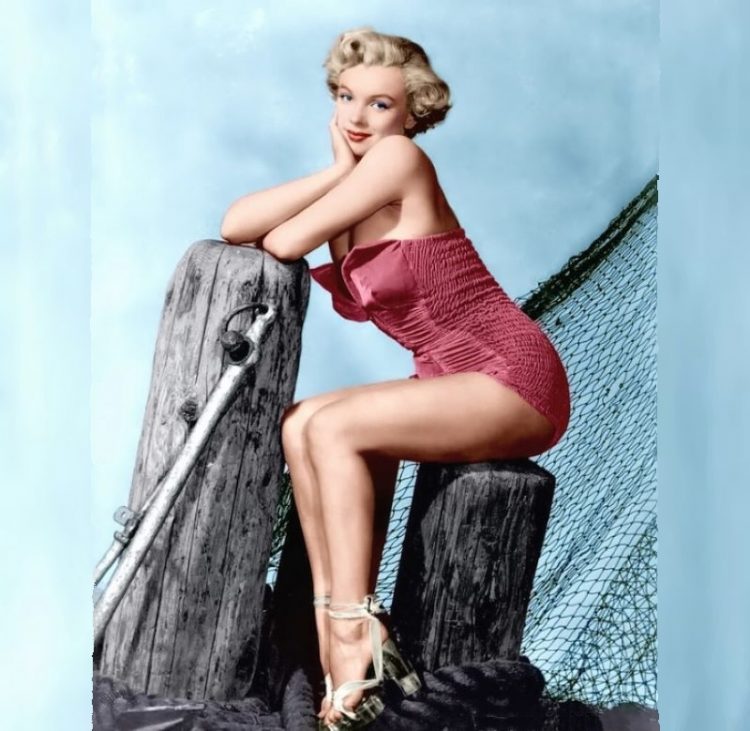 Marilyn Monroe_retro foto krasivyye devushki v kupal'nikakh