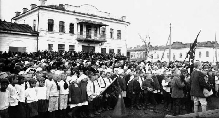 1921 На Пролетарской площади