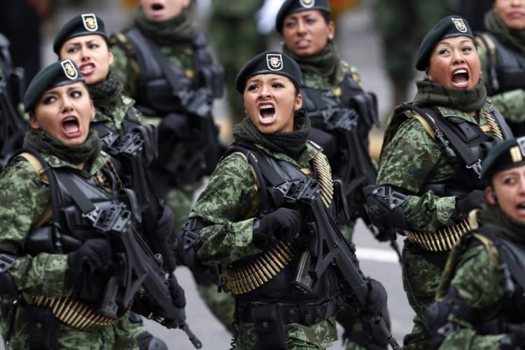 Зовсім не слабка стать: жінки в армії