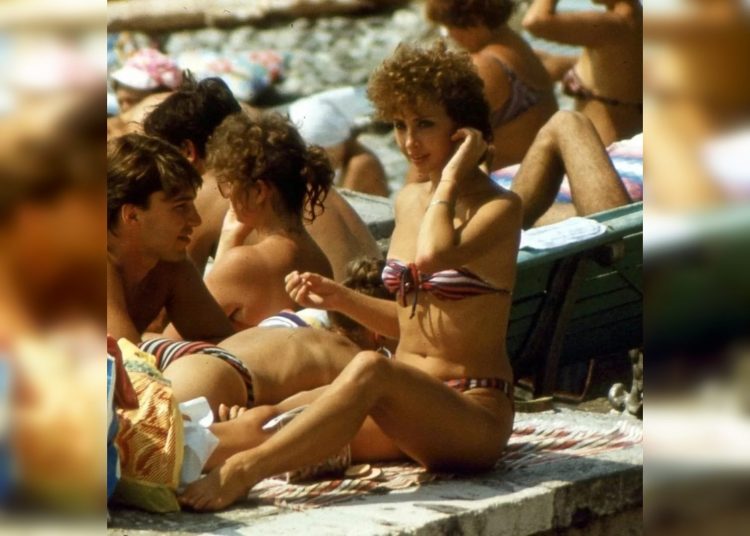 Vintage Beach Delights: Entertaining Throwback Photo Collection