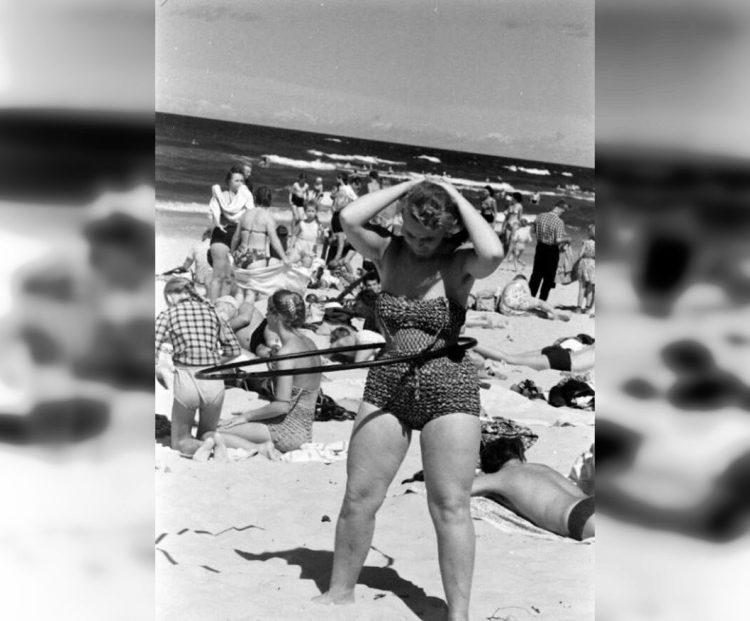 Vintage Beach Delights: Entertaining Throwback Photo Collection