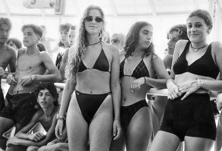 Vintage Beach Delights: Entertaining Throwback Photo Collection