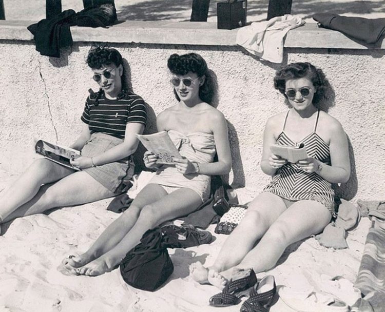 Vintage Beach Delights: Entertaining Throwback Photo Collection