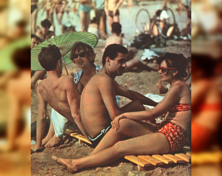 Vintage Beach Delights: Entertaining Throwback Photo Collection