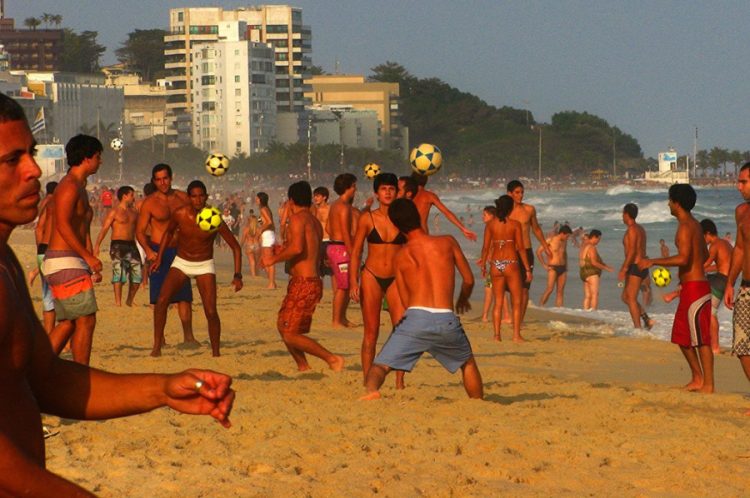 Vintage Beach Delights: Entertaining Throwback Photo Collection