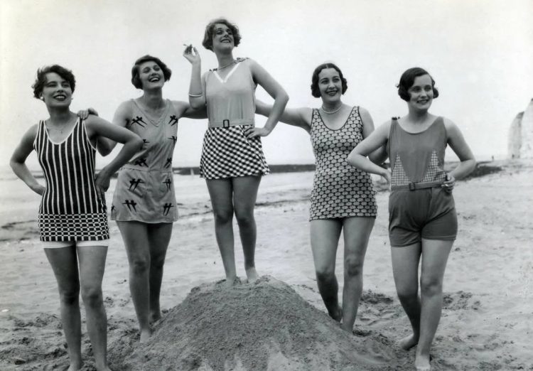 Vintage Beach Delights: Entertaining Throwback Photo Collection - Page ...