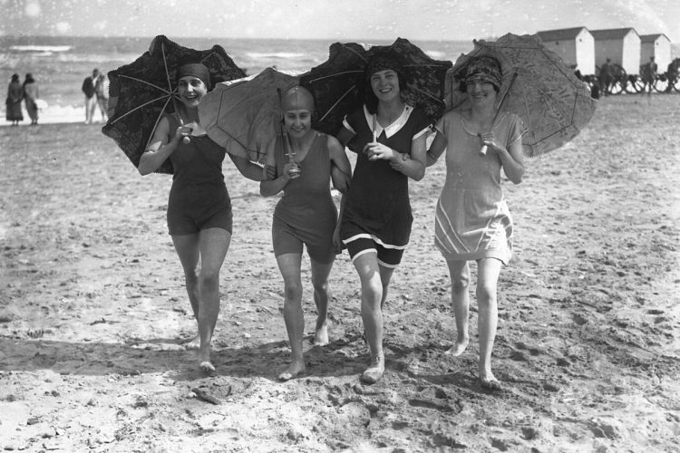 Vintage Beach Delights: Entertaining Throwback Photo Collection