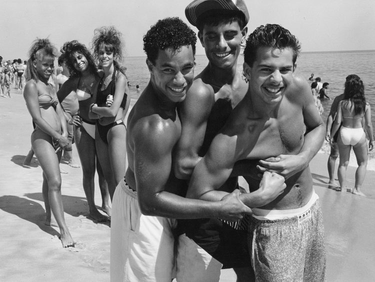 Vintage Beach Delights: Entertaining Throwback Photo Collection